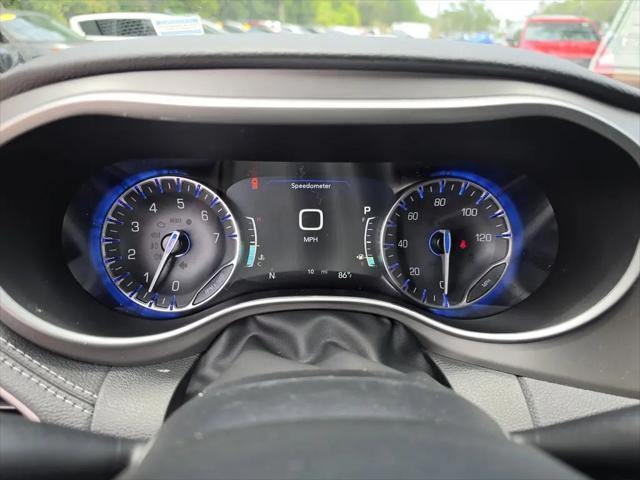 2027 Chrysler Pacifica Select