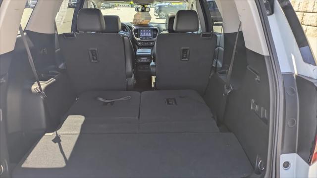 2023 GMC Acadia AWD AT4
