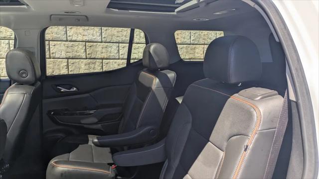 2023 GMC Acadia AWD AT4