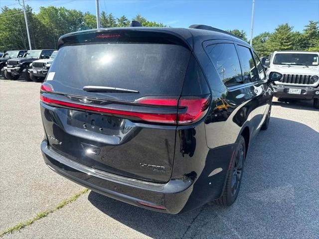 2027 Chrysler Pacifica Limited