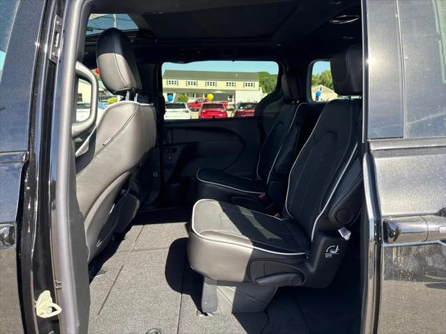 2027 Chrysler Pacifica Limited