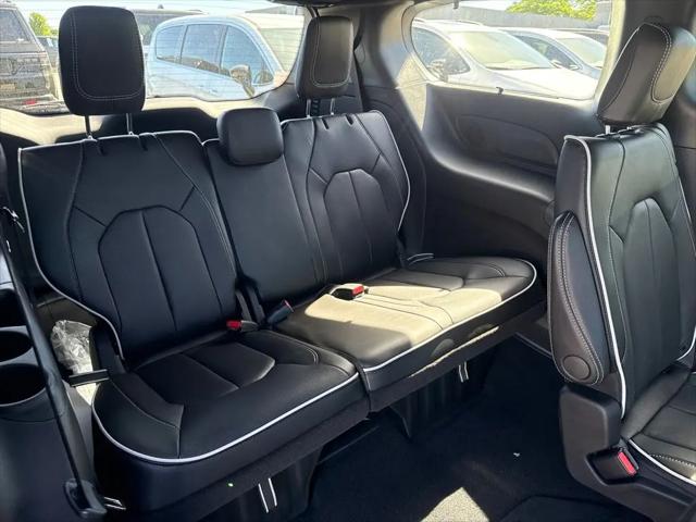 2027 Chrysler Pacifica Limited
