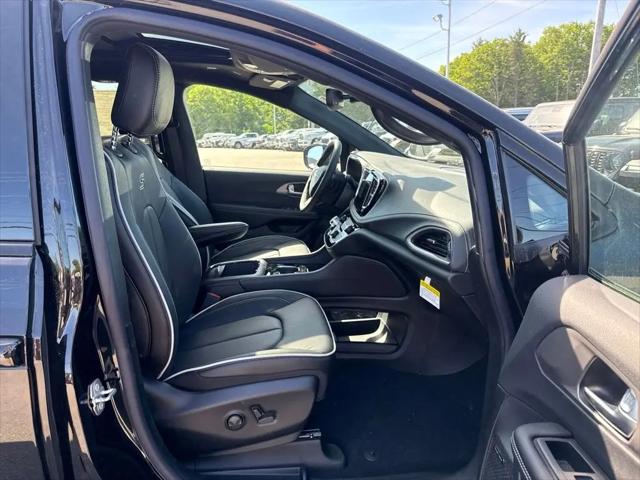 2027 Chrysler Pacifica Limited