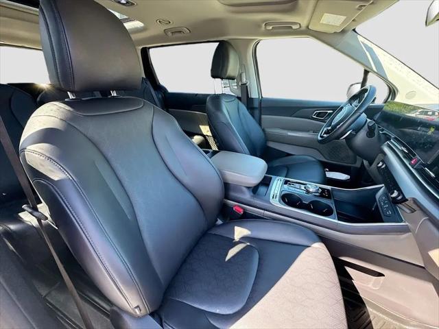2025 Kia Carnival MPV SX
