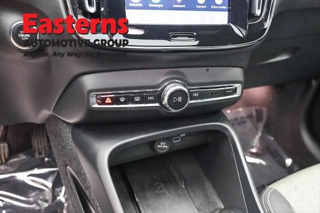 2024 Volvo XC40 Core