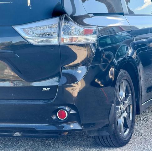 2017 Toyota Sienna SE 8 Passenger