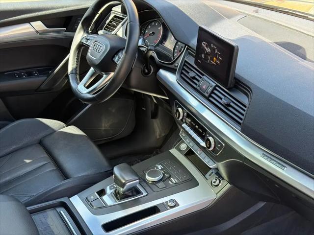 2020 Audi Q5 Titanium Premium 45 TFSI quattro S tronic