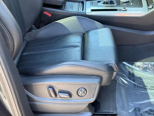 2020 Audi Q5 Titanium Premium 45 TFSI quattro S tronic