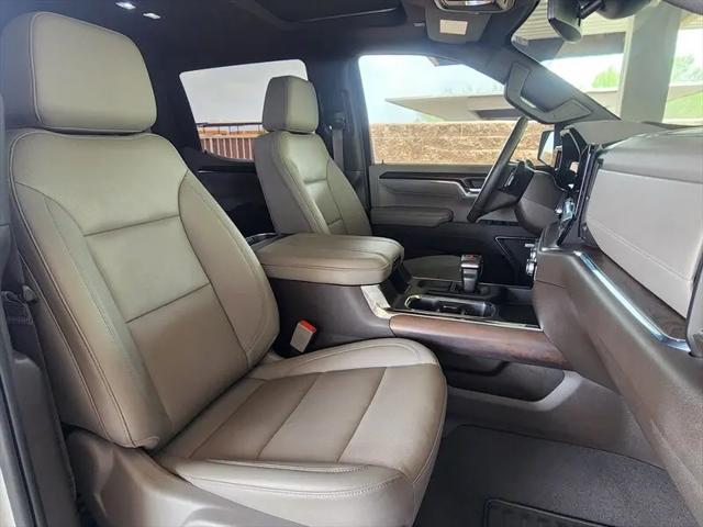 2024 GMC Sierra 1500 2WD Crew Cab Short Box SLT