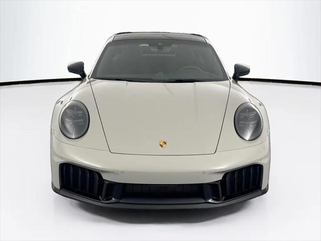 2026 Porsche 911 Carrera 4 GTS