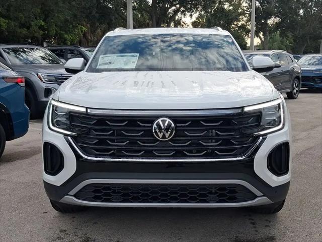 2026 Volkswagen Atlas Cross Sport SE with Technology