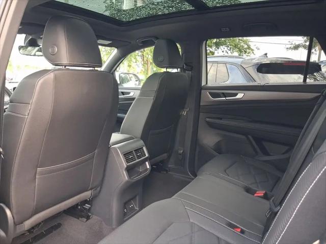 2026 Volkswagen Atlas Cross Sport SE with Technology