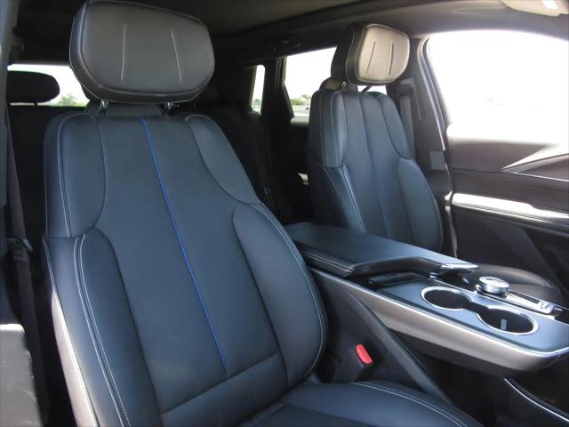 2024 Cadillac iQ Sport w/1SF