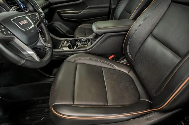 2023 GMC Acadia AWD AT4
