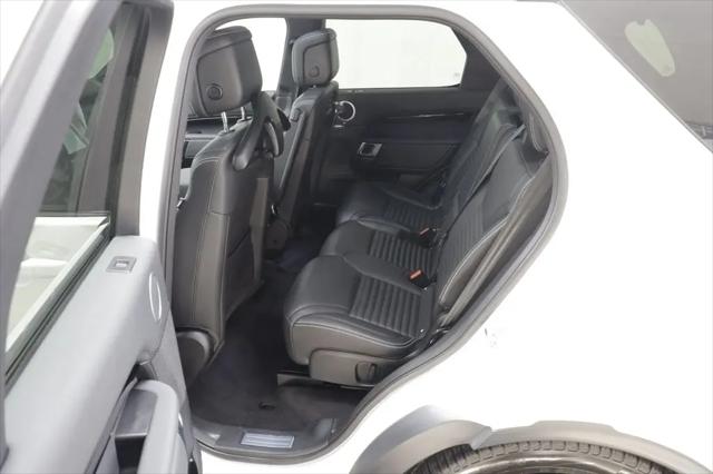 2025 Land Rover Discovery P300 S