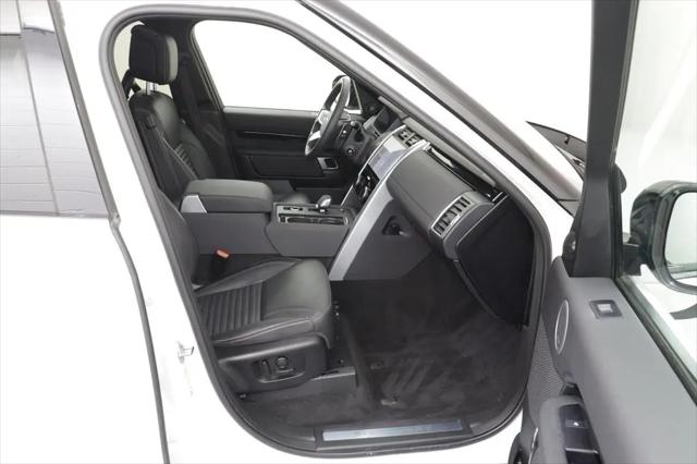 2025 Land Rover Discovery P300 S