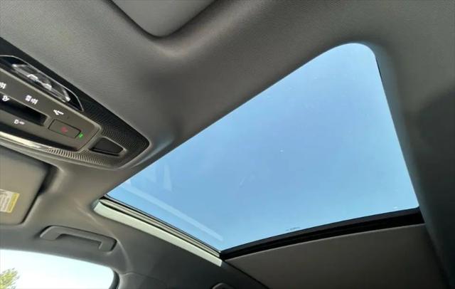2025 Audi Q6 e-tron Premium quattro