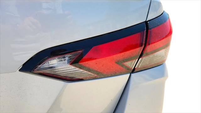 2025 Nissan Versa 1.6 SR