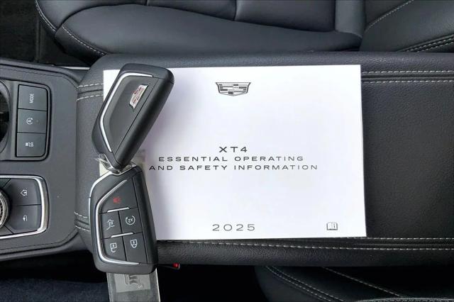 2025 Cadillac XT4 FWD Premium Luxury