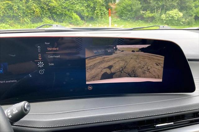 2025 Cadillac XT4 FWD Premium Luxury