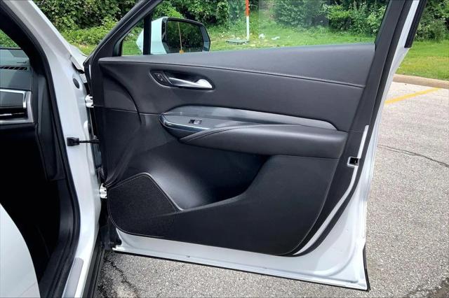 2025 Cadillac XT4 FWD Premium Luxury