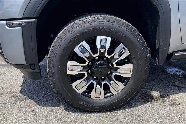 2025 GMC Sierra 2500HD 4WD Crew Cab Standard Bed Denali