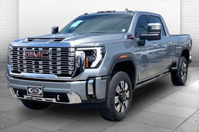 2025 GMC Sierra 2500HD 4WD Crew Cab Standard Bed Denali