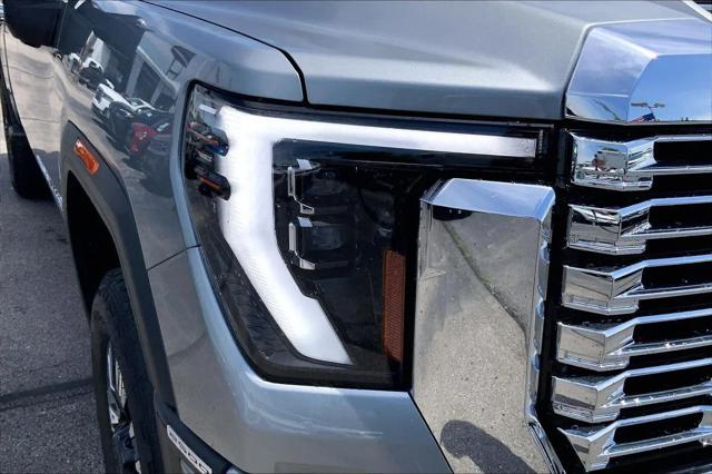 2025 GMC Sierra 2500HD 4WD Crew Cab Standard Bed Denali