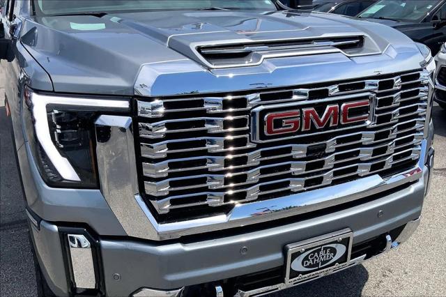 2025 GMC Sierra 2500HD 4WD Crew Cab Standard Bed Denali