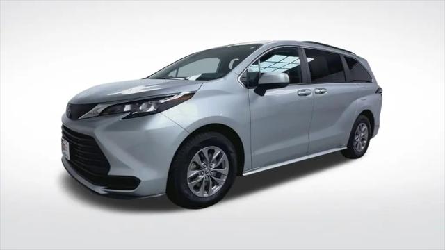 2025 Toyota Sienna LE