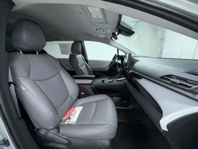 2025 Toyota Sienna LE