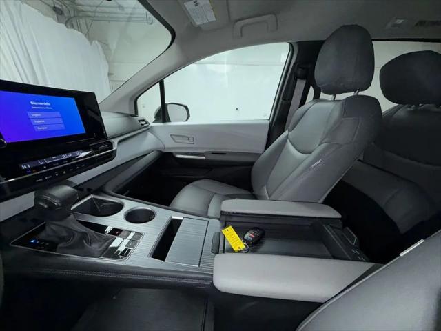 2025 Toyota Sienna LE