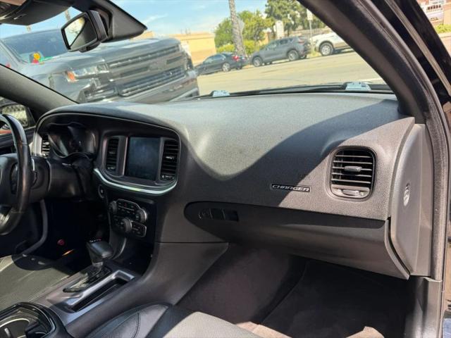 2017 Dodge Charger SXT RWD
