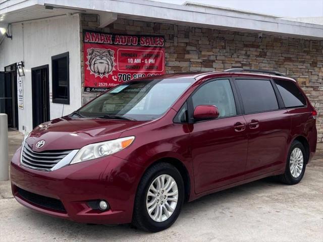 2013 Toyota Sienna XLE V6 8 Passenger