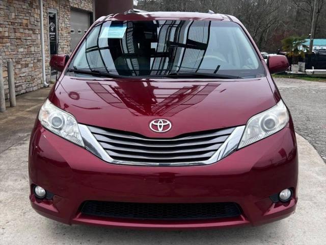2013 Toyota Sienna XLE V6 8 Passenger