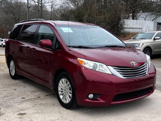 2013 Toyota Sienna XLE V6 8 Passenger