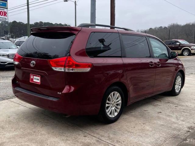 2013 Toyota Sienna XLE V6 8 Passenger