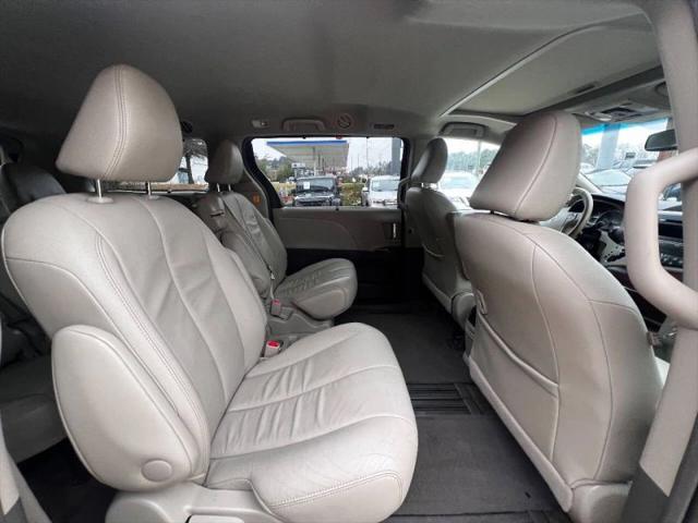 2013 Toyota Sienna XLE V6 8 Passenger