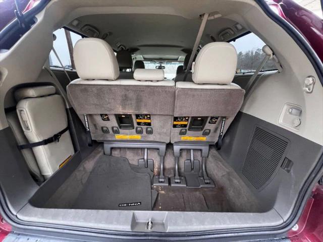 2013 Toyota Sienna XLE V6 8 Passenger
