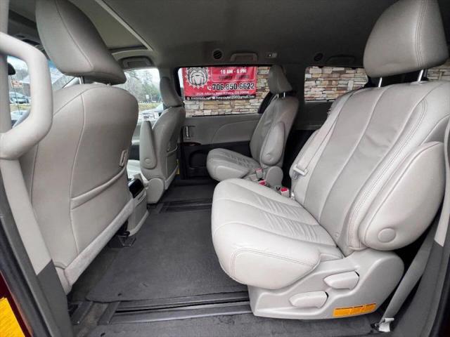 2013 Toyota Sienna XLE V6 8 Passenger