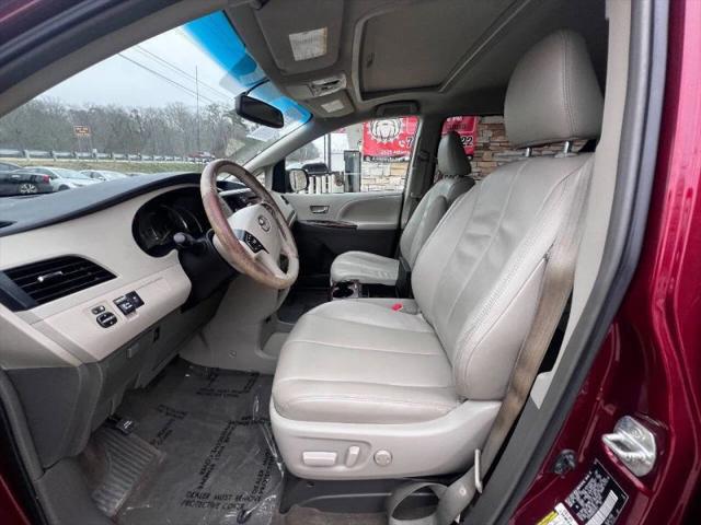 2013 Toyota Sienna XLE V6 8 Passenger