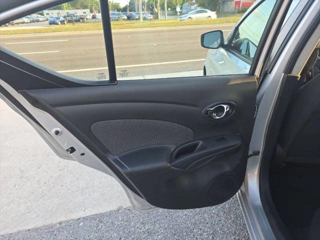 2016 Nissan Versa 1.6 SV