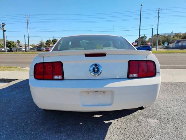2007 Ford Mustang Deluxe