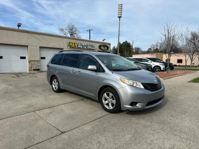 2013 Toyota Sienna LE V6 8 Passenger