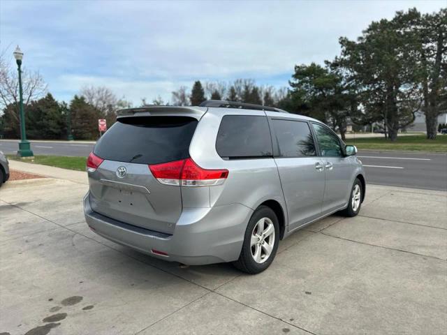 2013 Toyota Sienna LE V6 8 Passenger