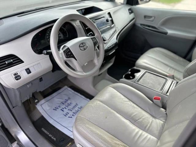 2013 Toyota Sienna LE V6 8 Passenger
