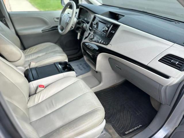 2013 Toyota Sienna LE V6 8 Passenger