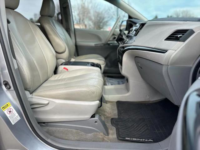2013 Toyota Sienna LE V6 8 Passenger