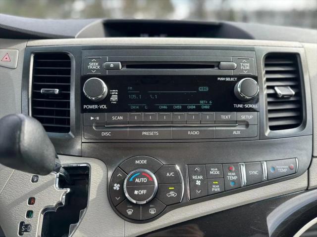 2013 Toyota Sienna LE V6 8 Passenger
