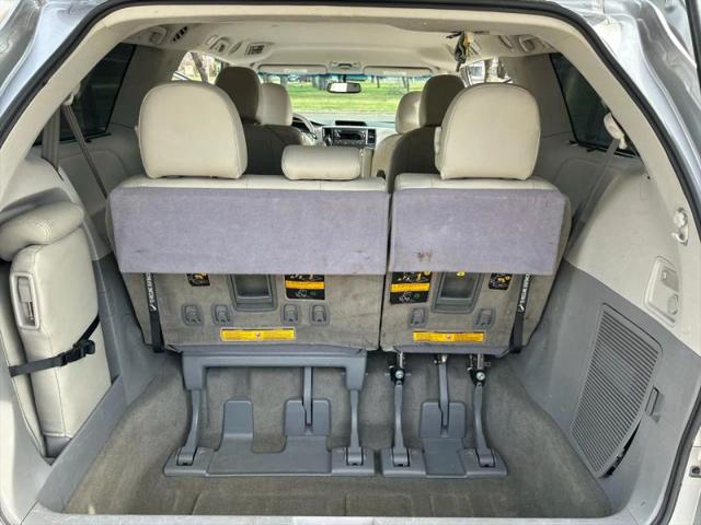 2013 Toyota Sienna LE V6 8 Passenger